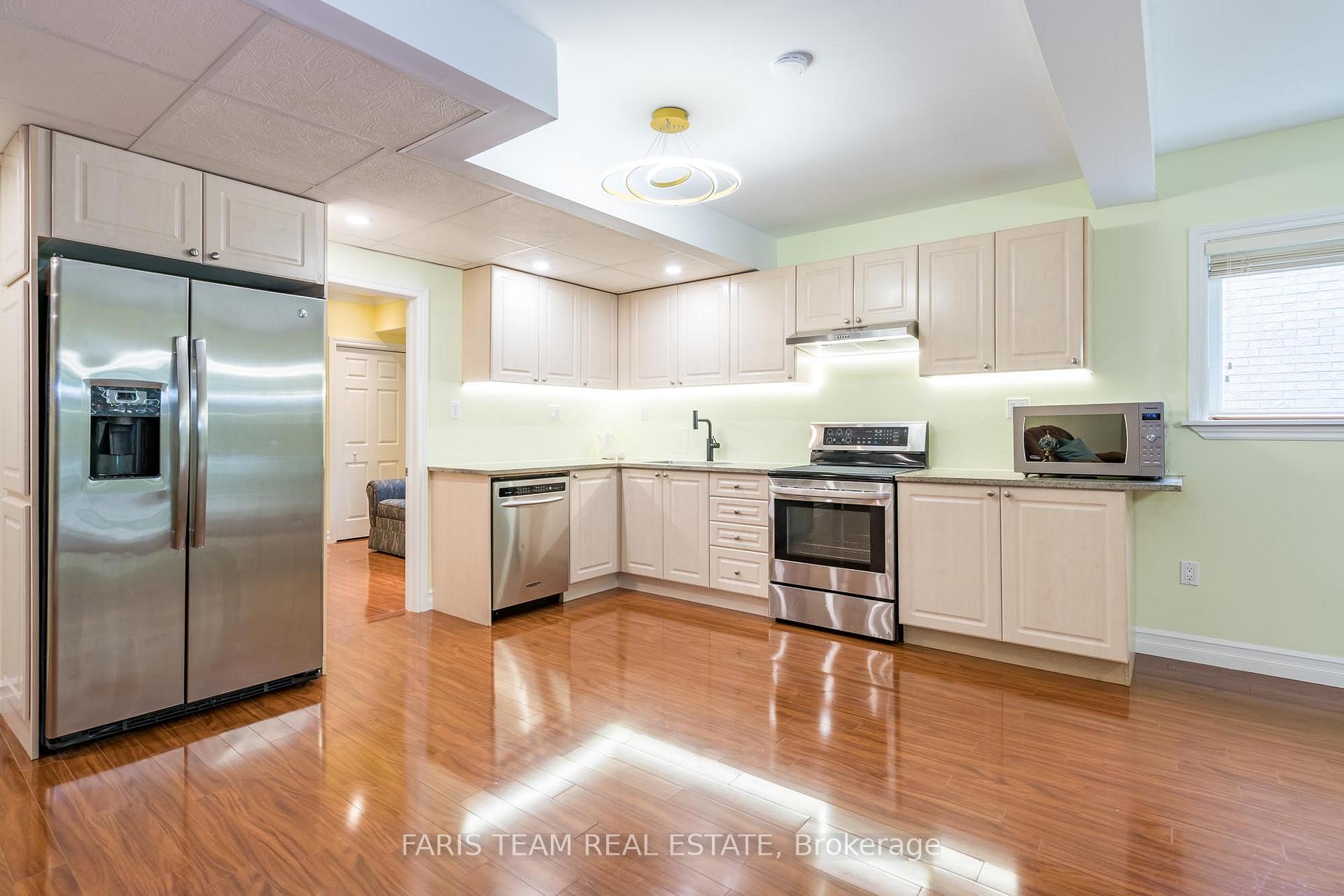Photo 24 of 106 Royal Beech Drive, Wasaga Beach — HOMEH