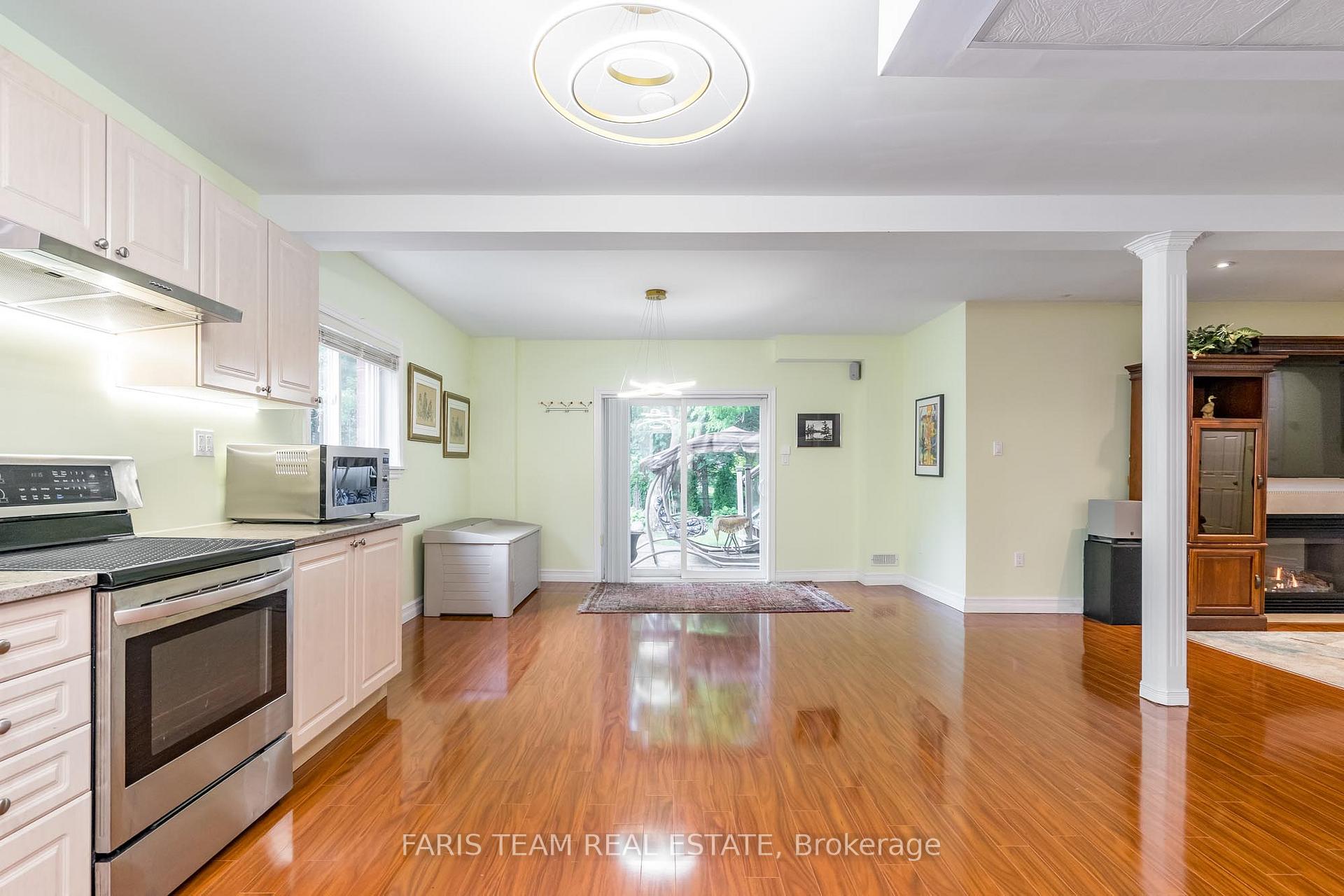Photo 26 of 106 Royal Beech Drive, Wasaga Beach — HOMEH
