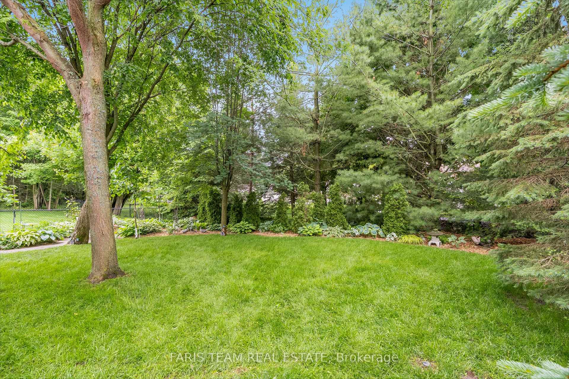 Photo 40 of 106 Royal Beech Drive, Wasaga Beach — HOMEH