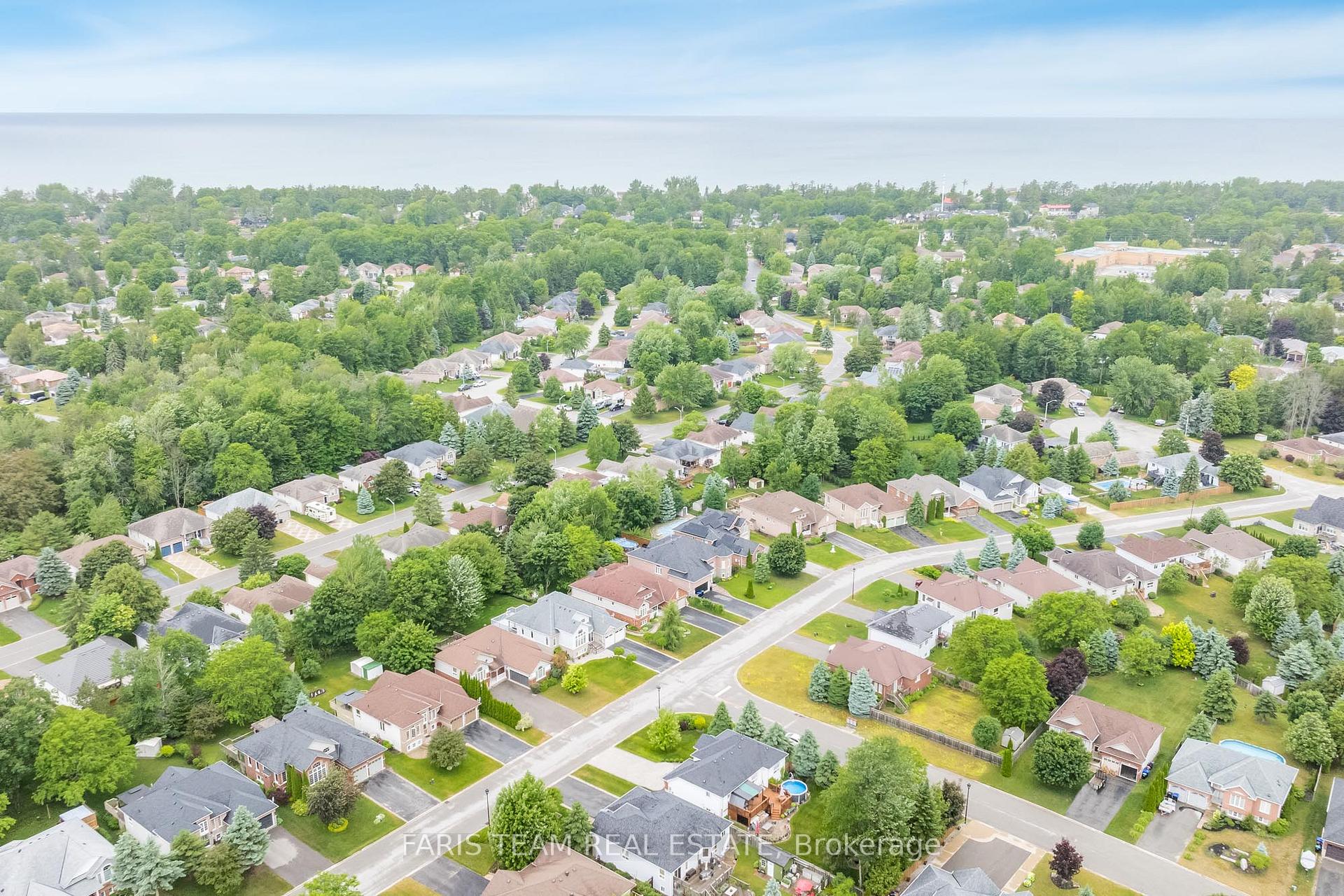 Photo 45 of 106 Royal Beech Drive, Wasaga Beach — HOMEH