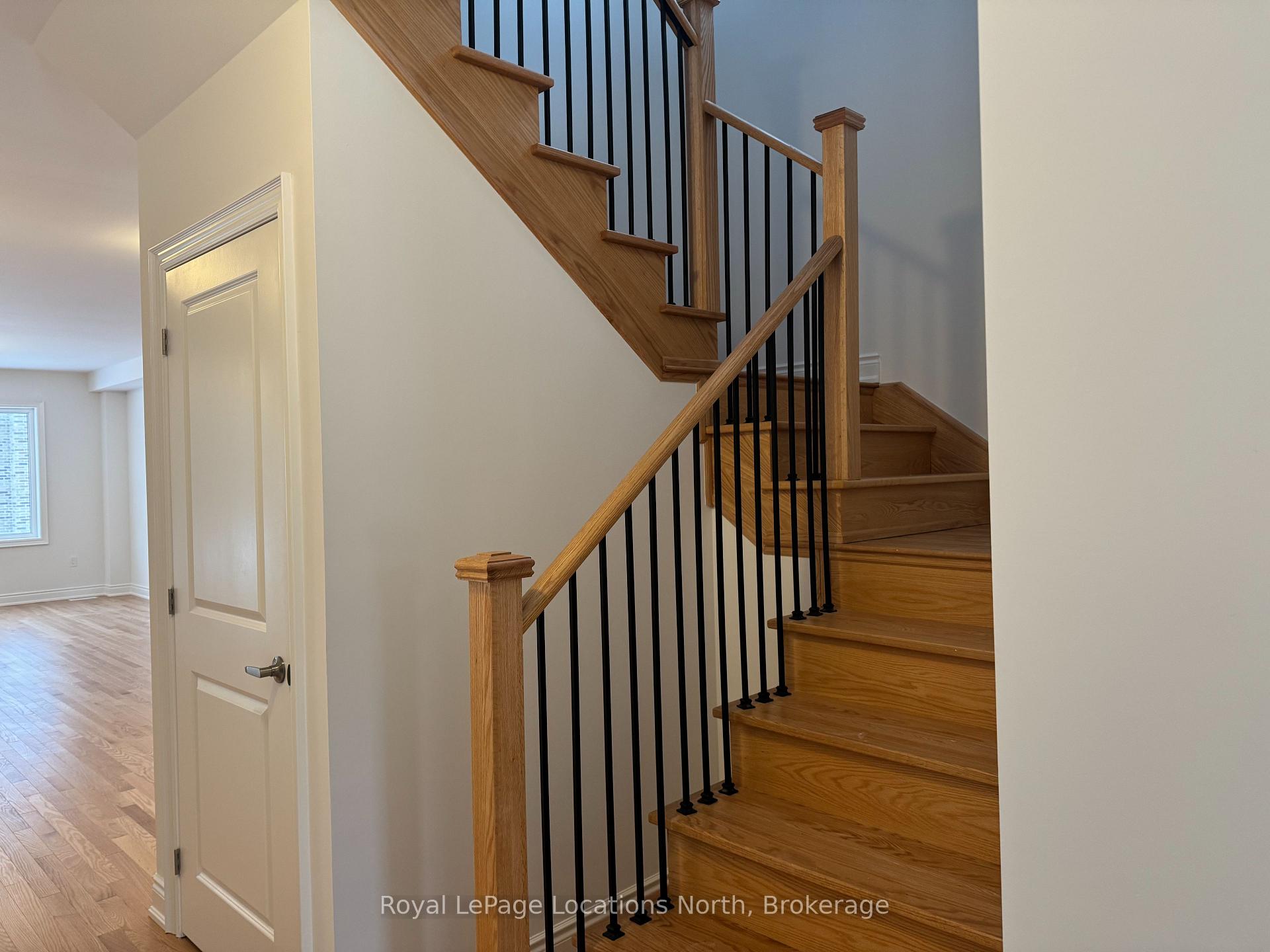 Photo 3 of 7 Amber Drive, Wasaga Beach — HOMEH
