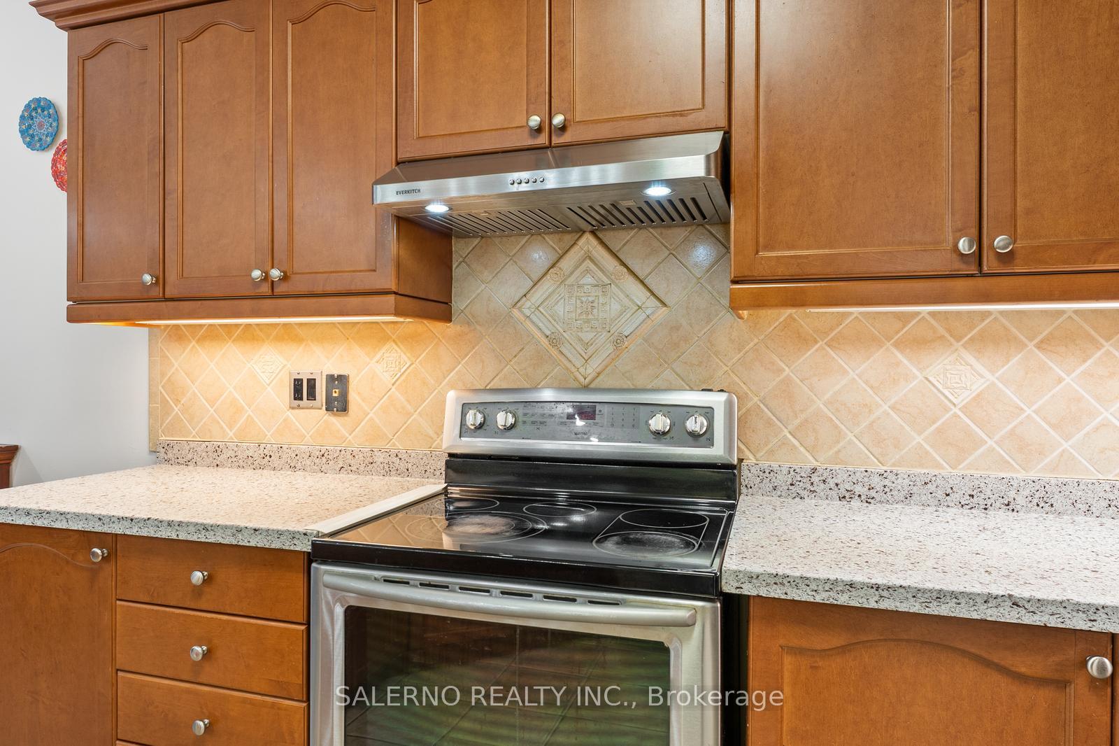 Photo 19 of 16 Dylan Street, Vaughan, Vellore Village — HOMEH