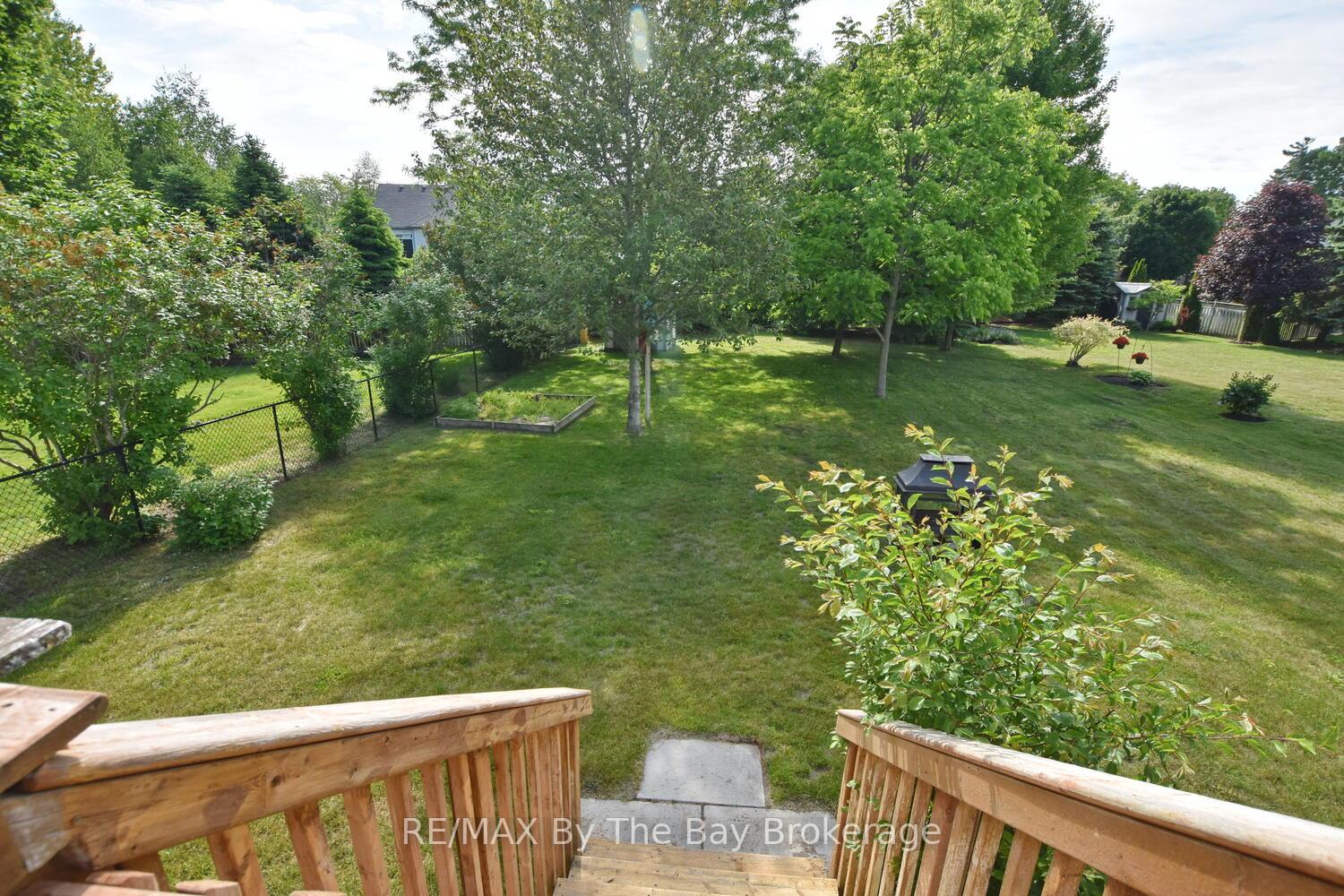 Photo 2 of 95 Royal Beech Drive, Wasaga Beach — HOMEH