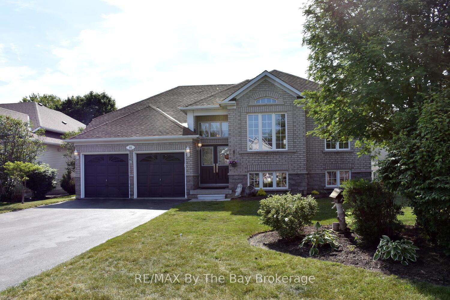 Photo 6 of 95 Royal Beech Drive, Wasaga Beach — HOMEH
