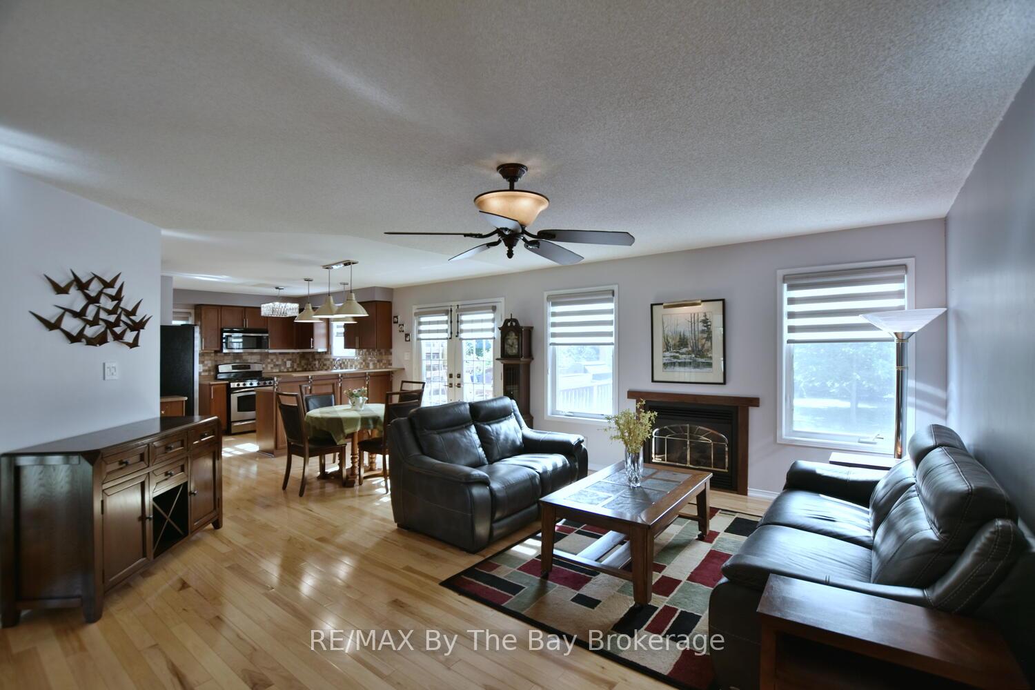 Photo 9 of 95 Royal Beech Drive, Wasaga Beach — HOMEH