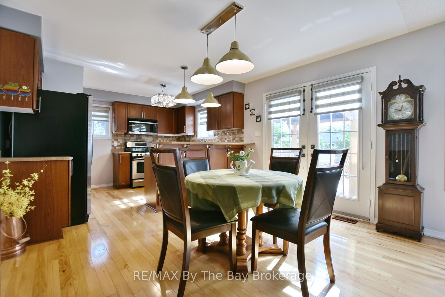 Photo 11 of 95 Royal Beech Drive, Wasaga Beach — HOMEH
