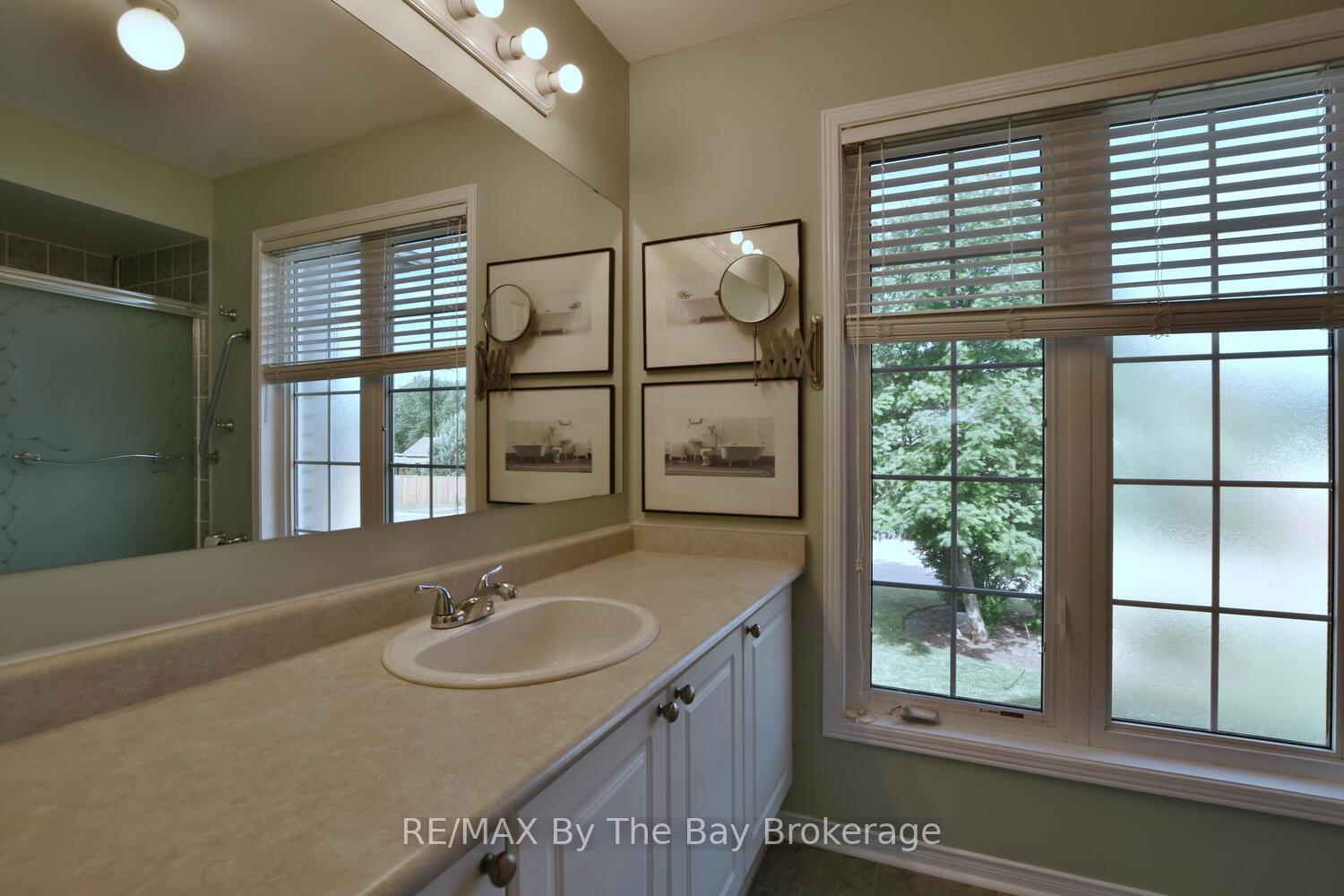 Photo 17 of 95 Royal Beech Drive, Wasaga Beach — HOMEH