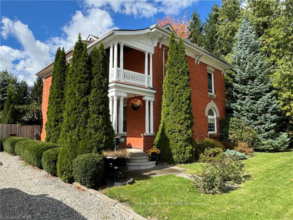 Front of 3198 Perth Rd 163