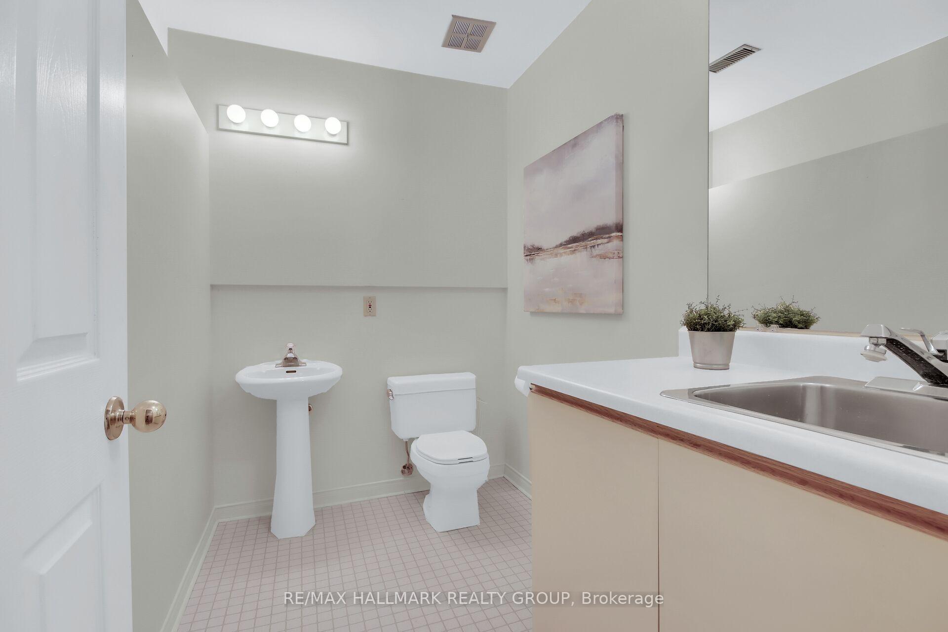 Photo 8 of 32 Forestview Crescent, Ottawa, Westcliffe Estates — HOMEH