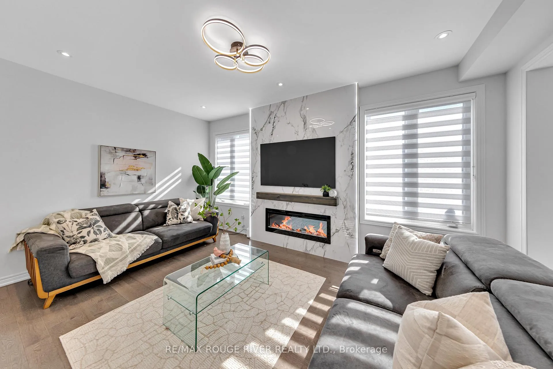 Photo 8 of 21 Priory Drive, Whitby, Rural Whitby — HOMEH