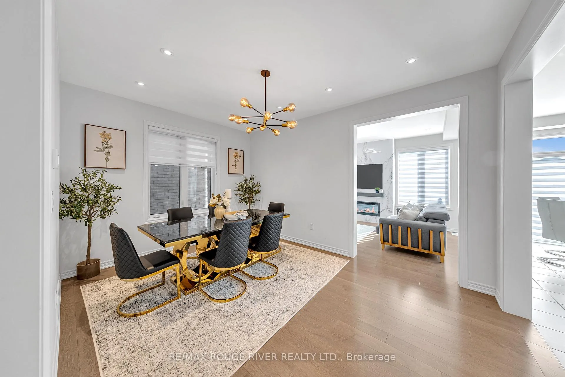 Photo 11 of 21 Priory Drive, Whitby, Rural Whitby — HOMEH