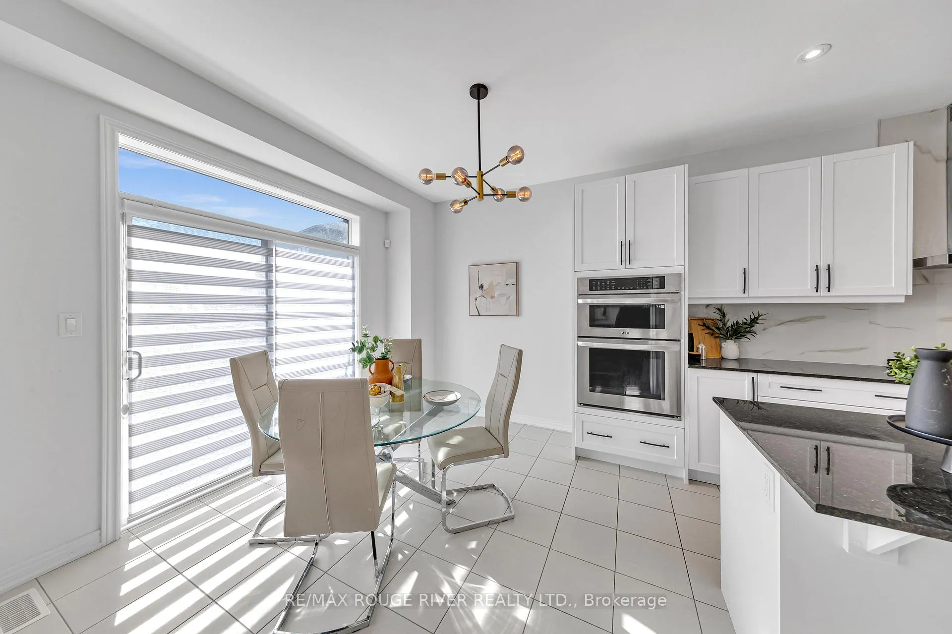 Photo 17 of 21 Priory Drive, Whitby, Rural Whitby — HOMEH