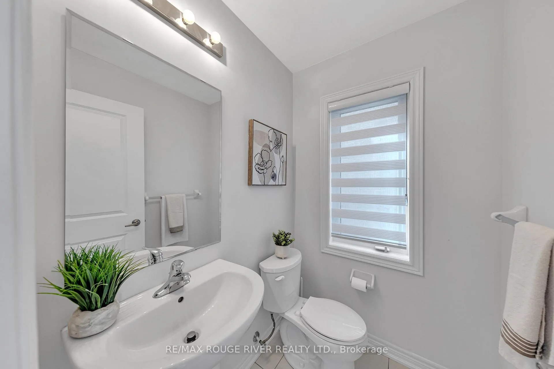 Photo 18 of 21 Priory Drive, Whitby, Rural Whitby — HOMEH
