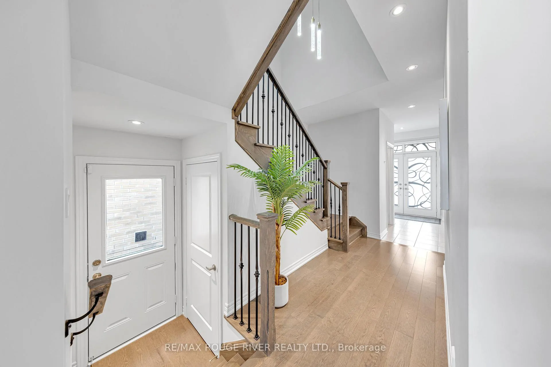 Photo 19 of 21 Priory Drive, Whitby, Rural Whitby — HOMEH