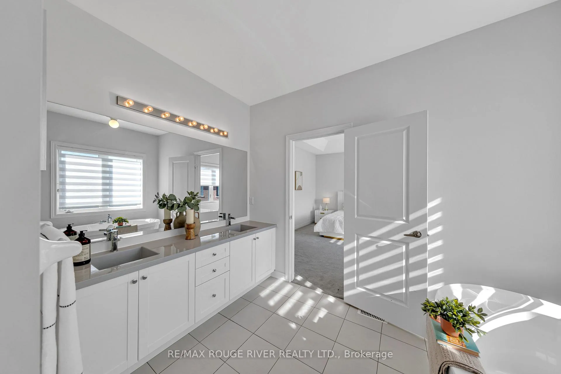 Photo 26 of 21 Priory Drive, Whitby, Rural Whitby — HOMEH