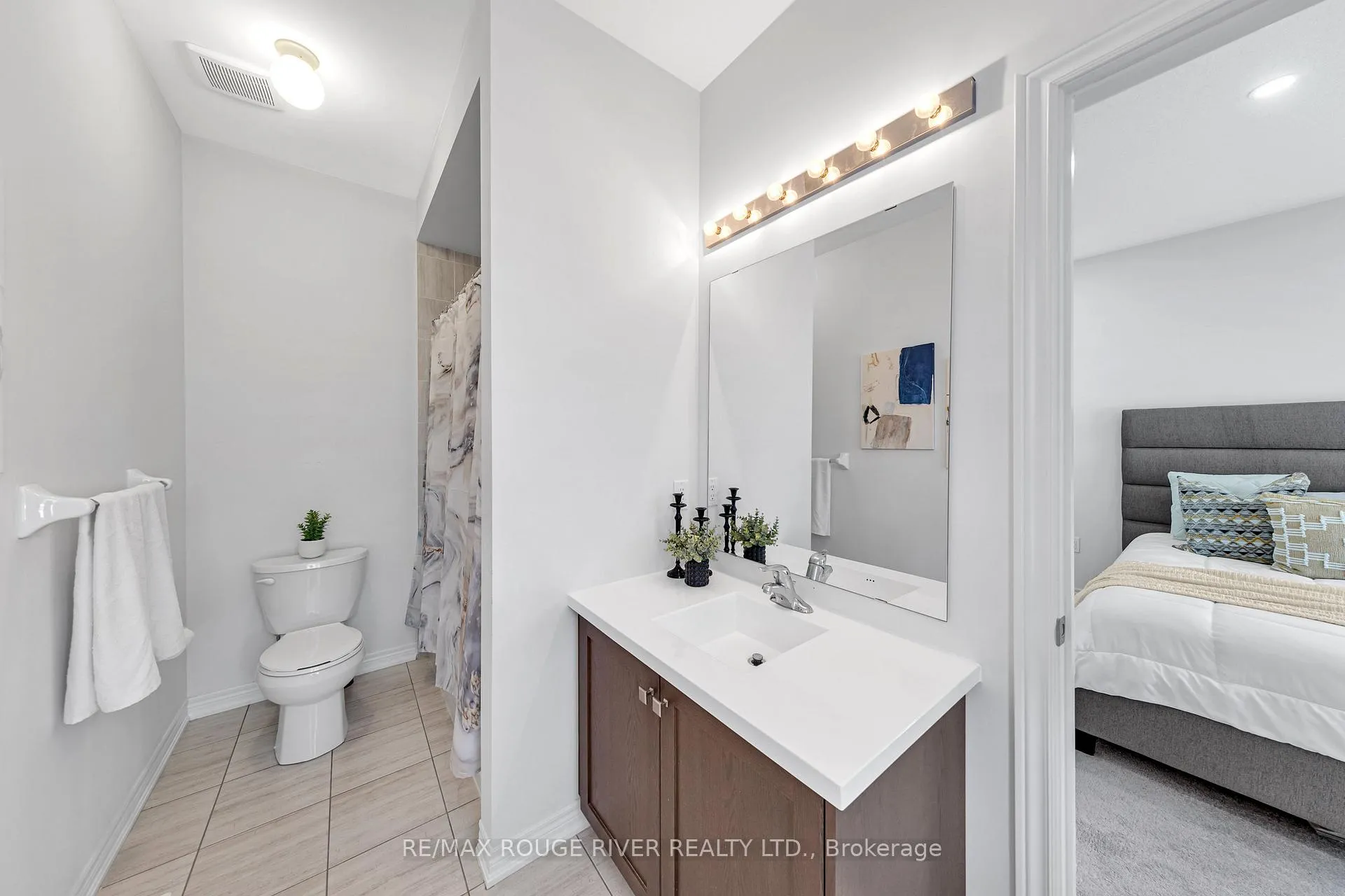 Photo 29 of 21 Priory Drive, Whitby, Rural Whitby — HOMEH