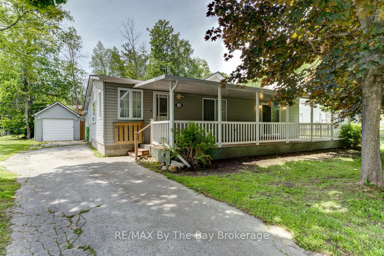 Photo 5 of 58 47th Street S, Wasaga Beach — HOMEH