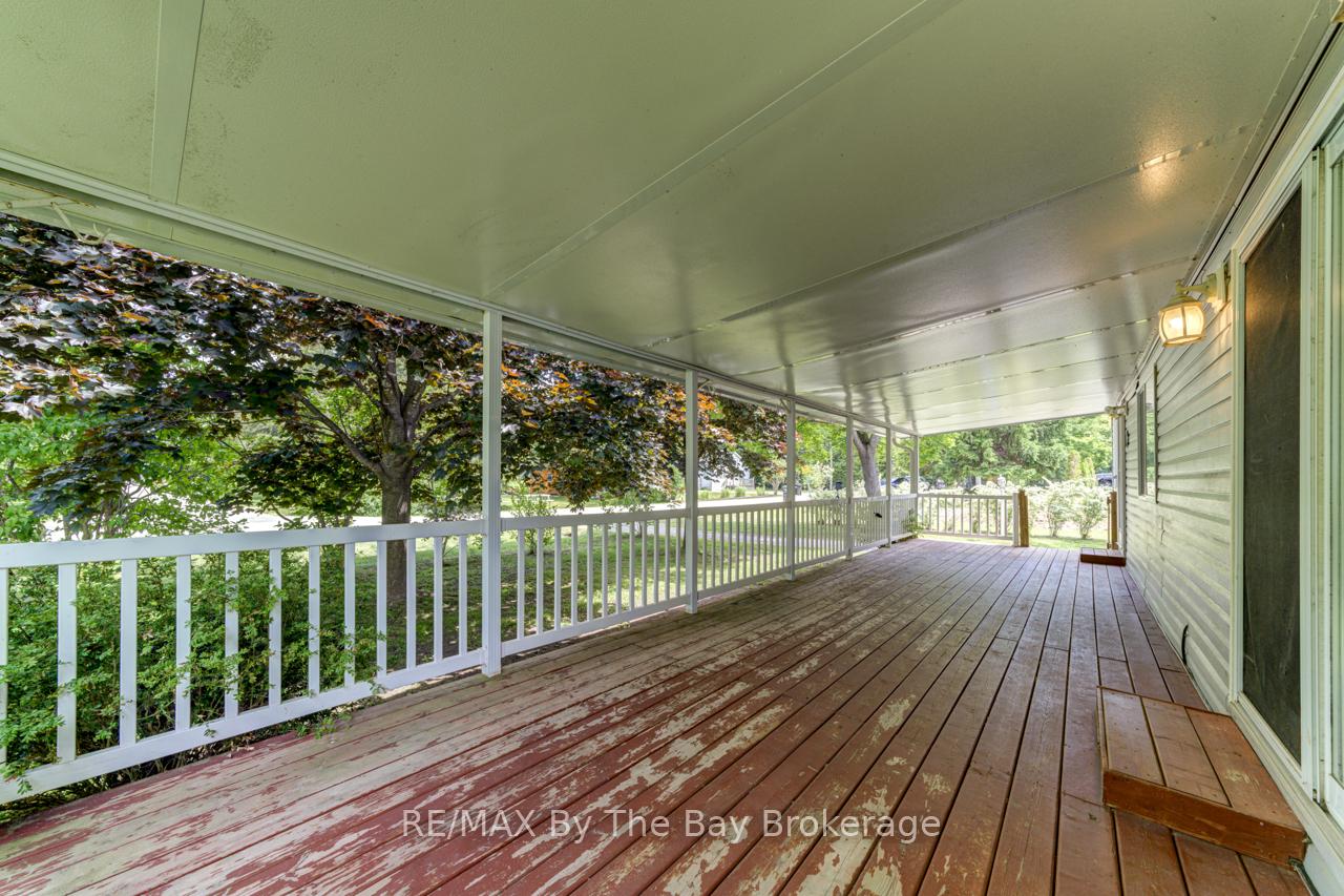 Photo 7 of 58 47th Street S, Wasaga Beach — HOMEH