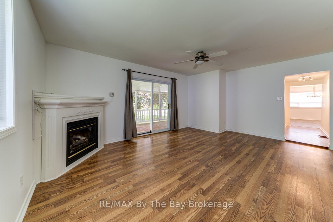 Photo 15 of 58 47th Street S, Wasaga Beach — HOMEH