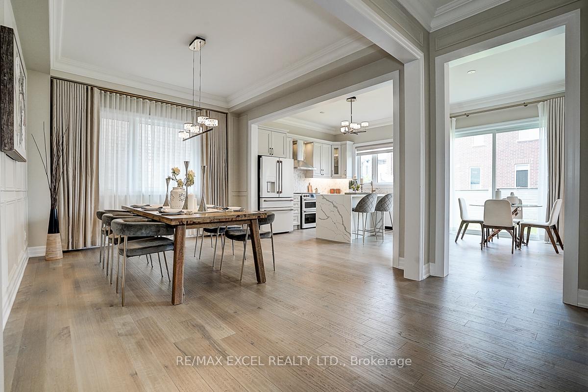 Photo 6 of 137 Pine Hill Crescent, Aurora, Aurora Estates — HOMEH