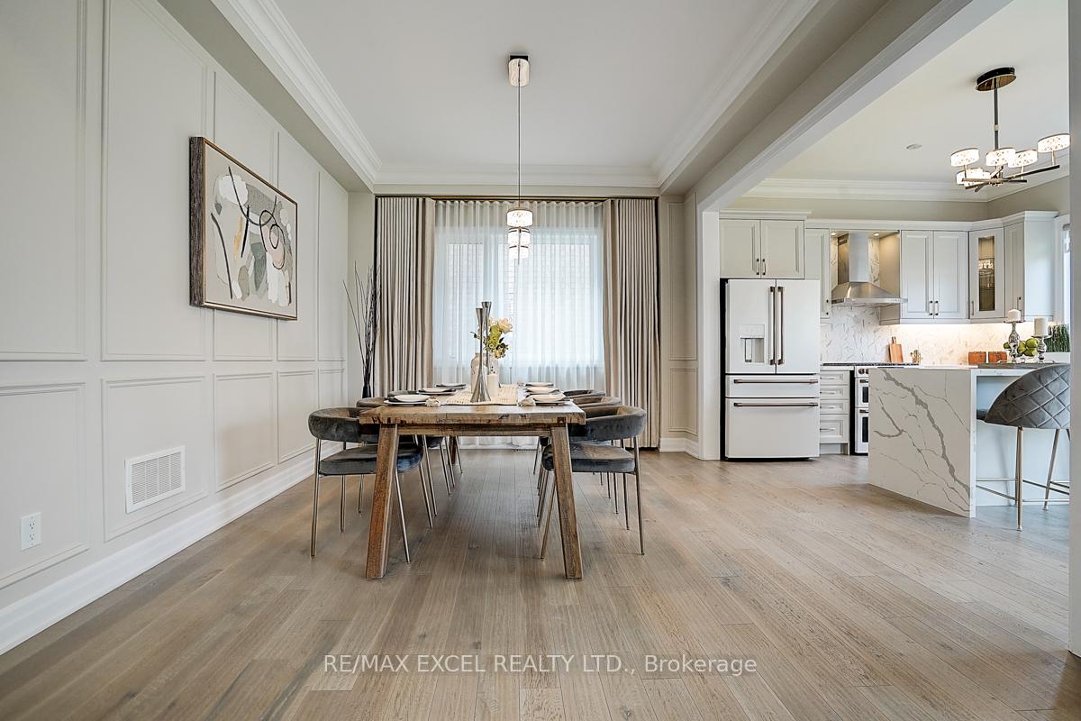 Photo 8 of 137 Pine Hill Crescent, Aurora, Aurora Estates — HOMEH