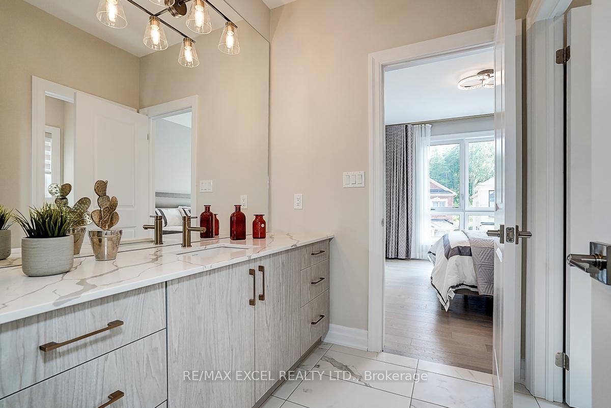 Photo 34 of 137 Pine Hill Crescent, Aurora, Aurora Estates — HOMEH