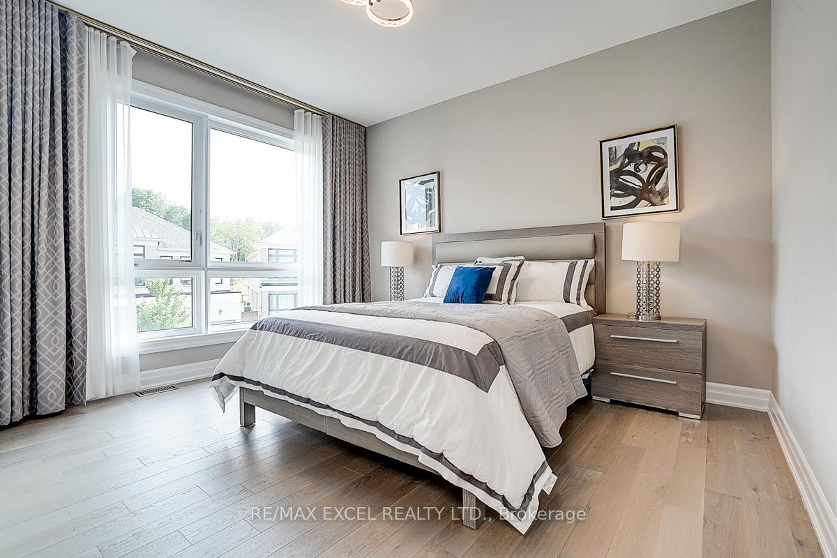 Photo 32 of 137 Pine Hill Crescent, Aurora, Aurora Estates — HOMEH