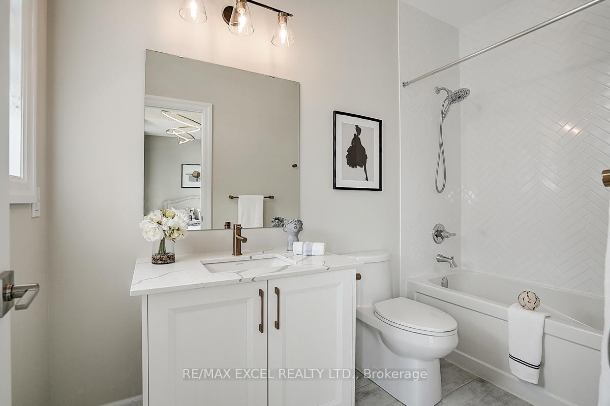 Photo 38 of 137 Pine Hill Crescent, Aurora, Aurora Estates — HOMEH