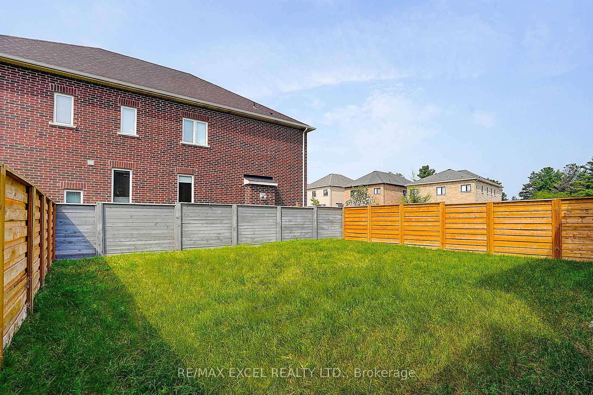 Photo 48 of 137 Pine Hill Crescent, Aurora, Aurora Estates — HOMEH