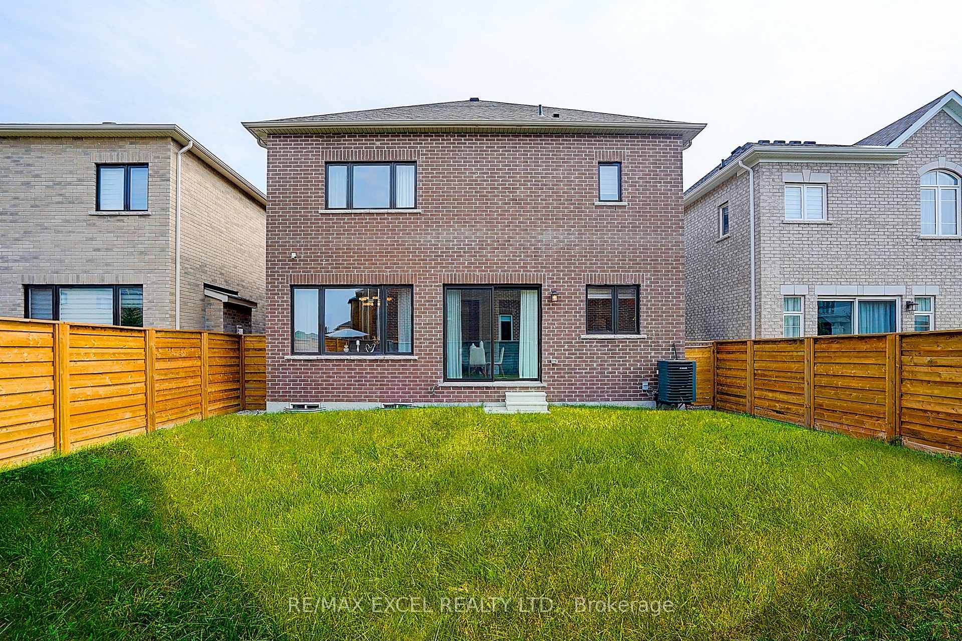 Photo 46 of 137 Pine Hill Crescent, Aurora, Aurora Estates — HOMEH
