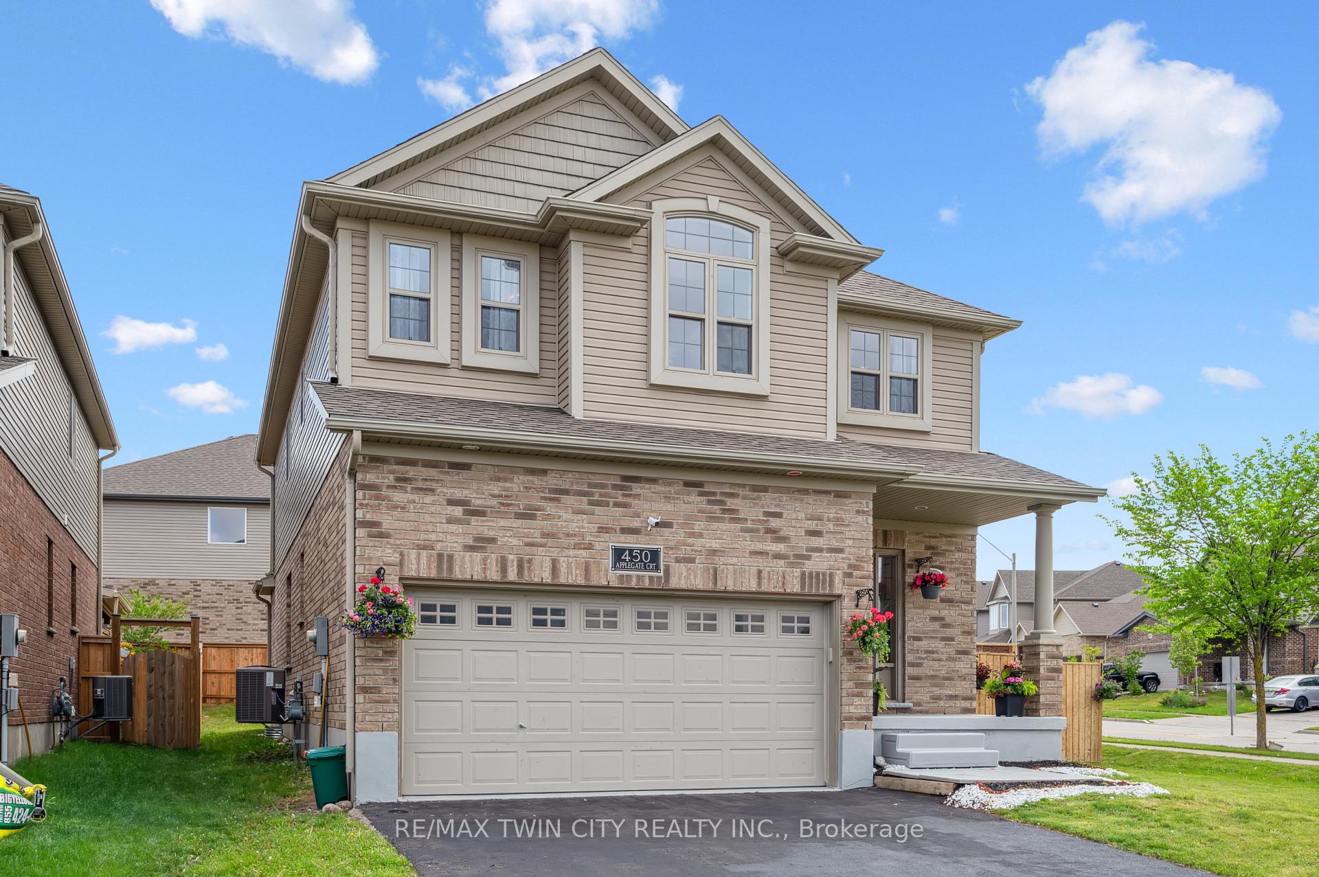 Photo 3 of 450 Applegate Court, Waterloo, Westvale — HOMEH