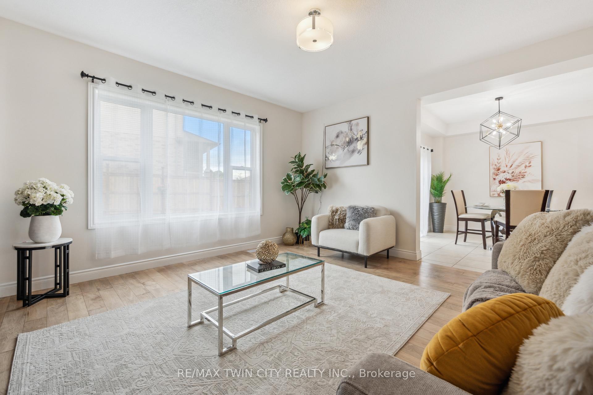 Photo 7 of 450 Applegate Court, Waterloo, Westvale — HOMEH