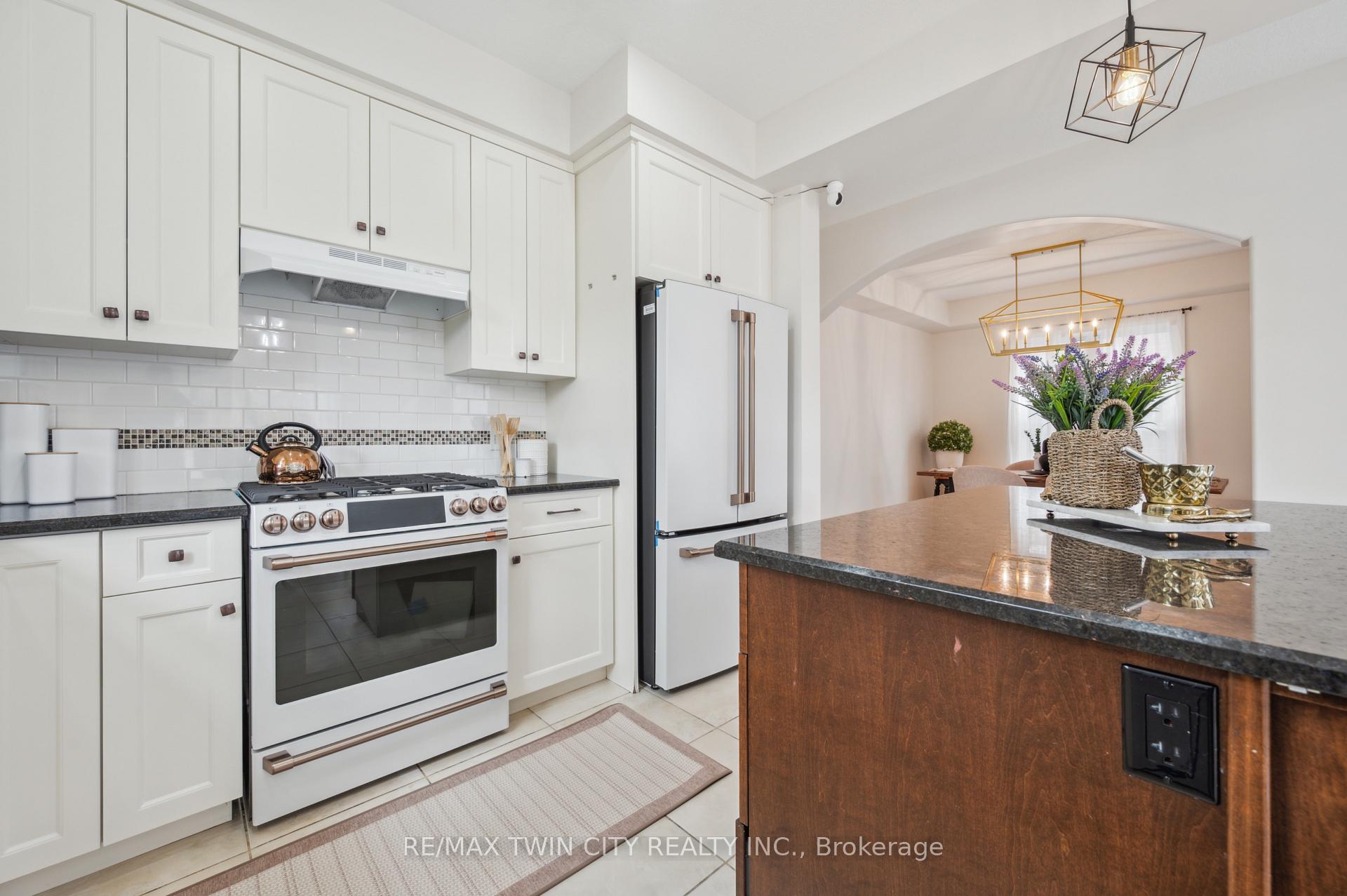 Photo 15 of 450 Applegate Court, Waterloo, Westvale — HOMEH