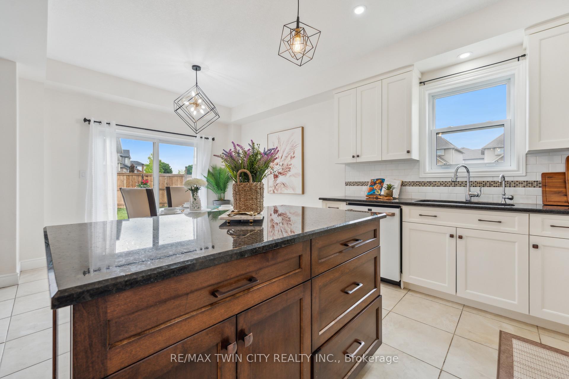Photo 16 of 450 Applegate Court, Waterloo, Westvale — HOMEH