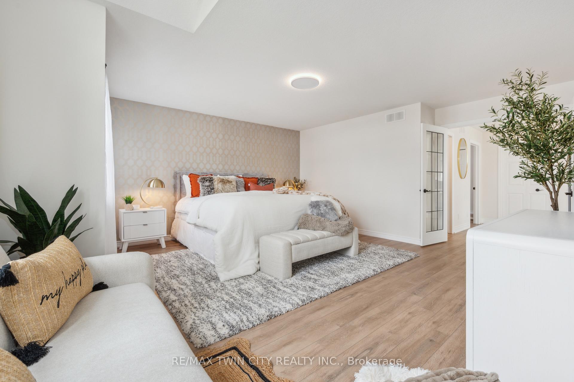 Photo 25 of 450 Applegate Court, Waterloo, Westvale — HOMEH