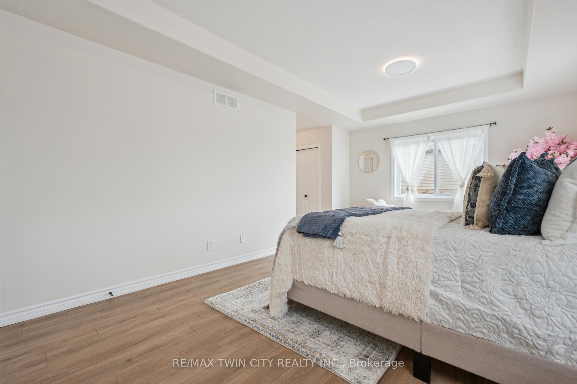 Photo 27 of 450 Applegate Court, Waterloo, Westvale — HOMEH