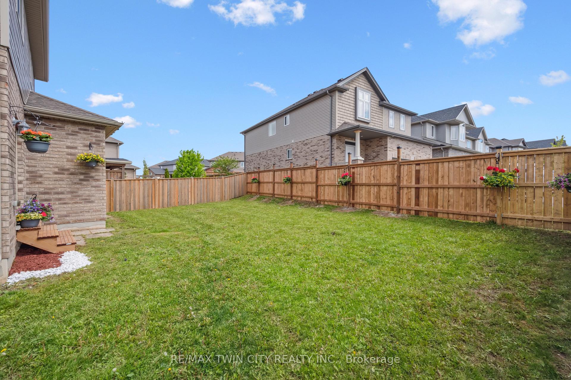 Photo 39 of 450 Applegate Court, Waterloo, Westvale — HOMEH