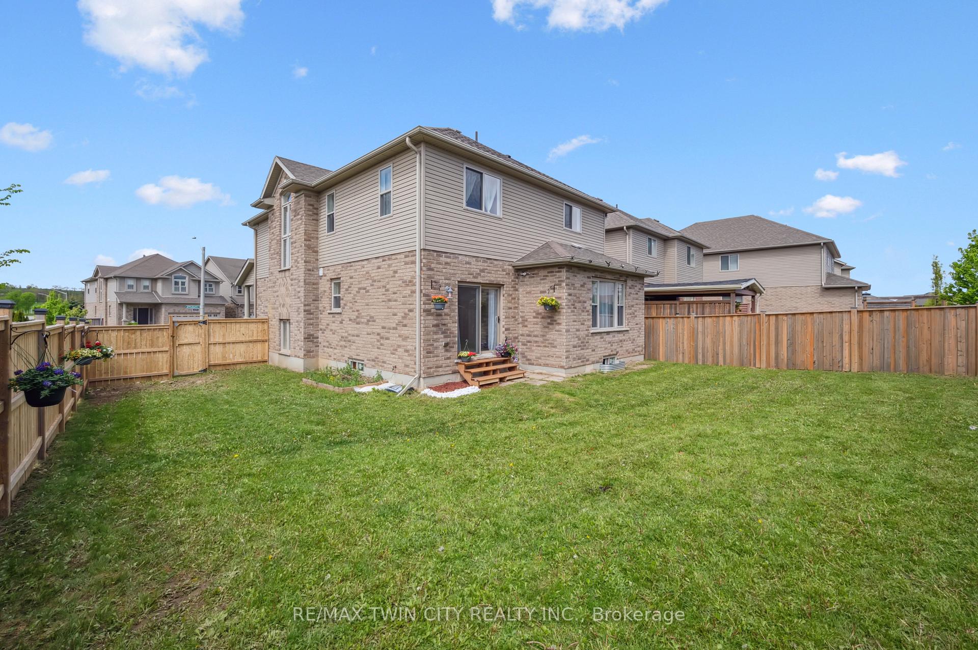 Photo 40 of 450 Applegate Court, Waterloo, Westvale — HOMEH