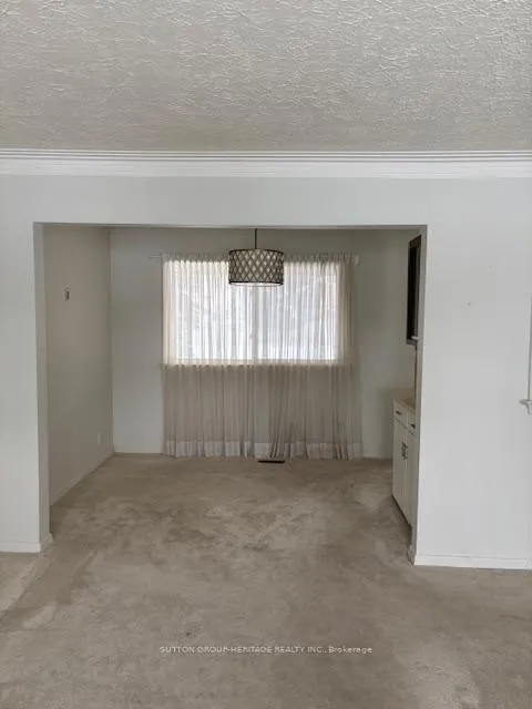 Photo 4 of 150 Winchester Road E, Whitby, Brooklin — HOMEH