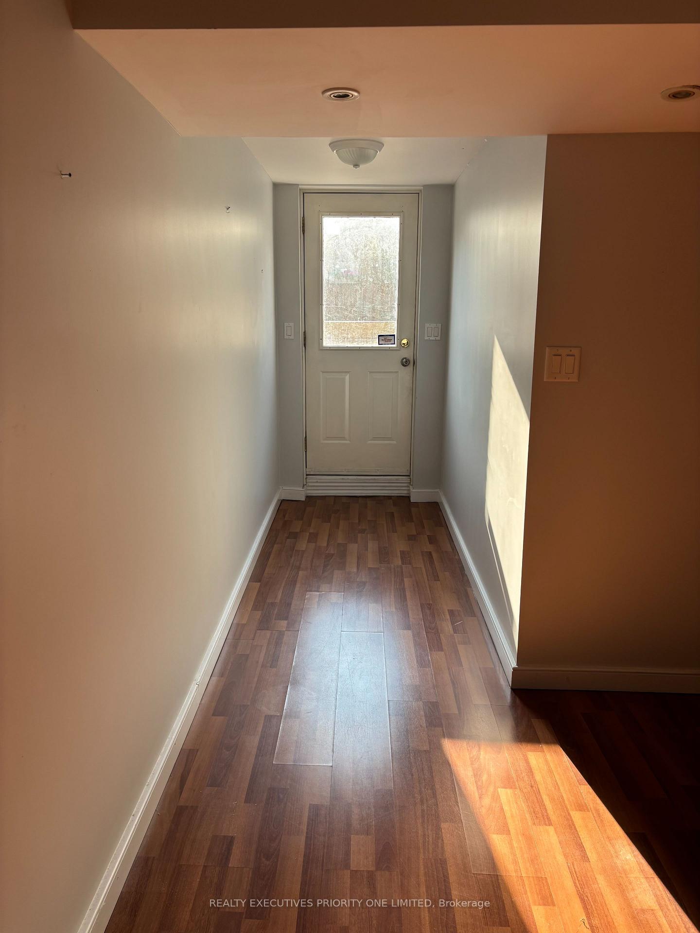Photo 4 of 210 Regency View Heights, Vaughan, Maple — HOMEH