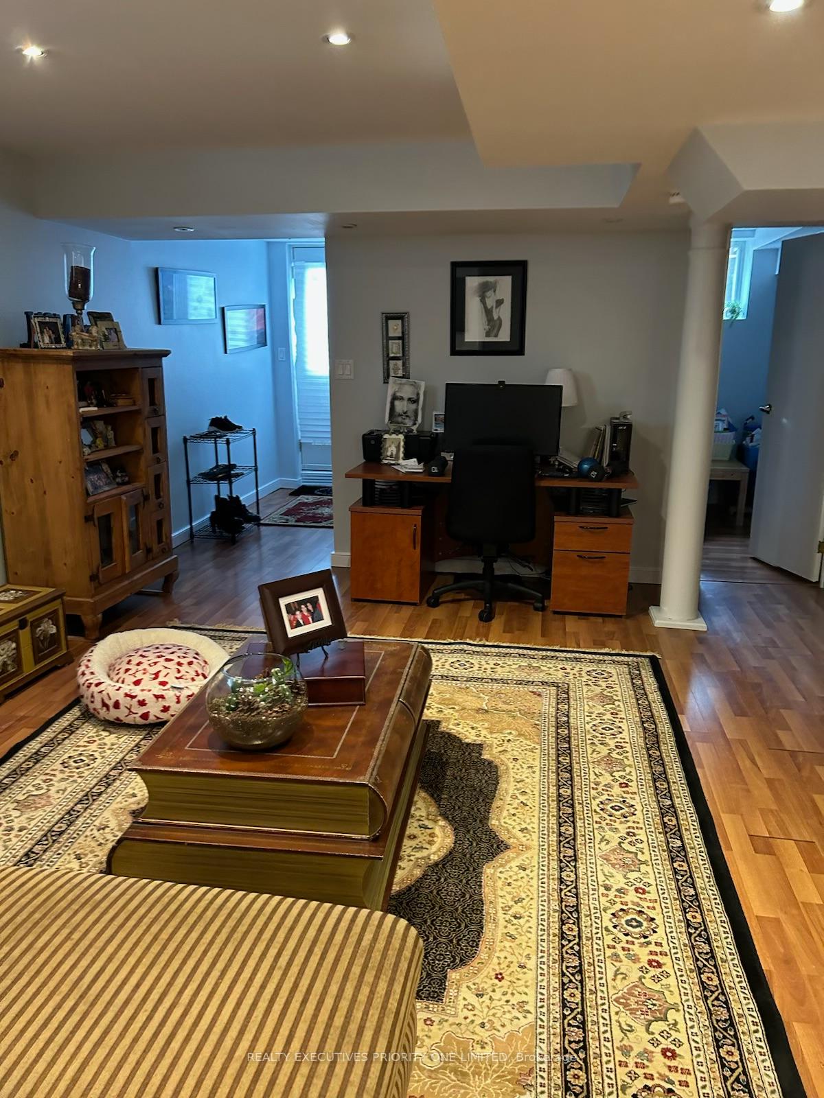 Photo 5 of 210 Regency View Heights, Vaughan, Maple — HOMEH