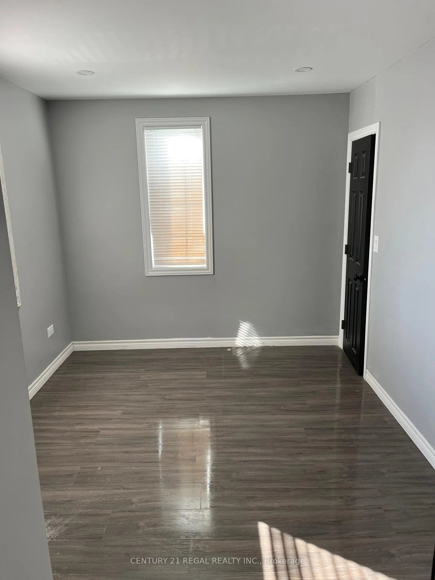 Photo 2 of 259 Tiffin Street, Barrie, 400 North — HOMEH