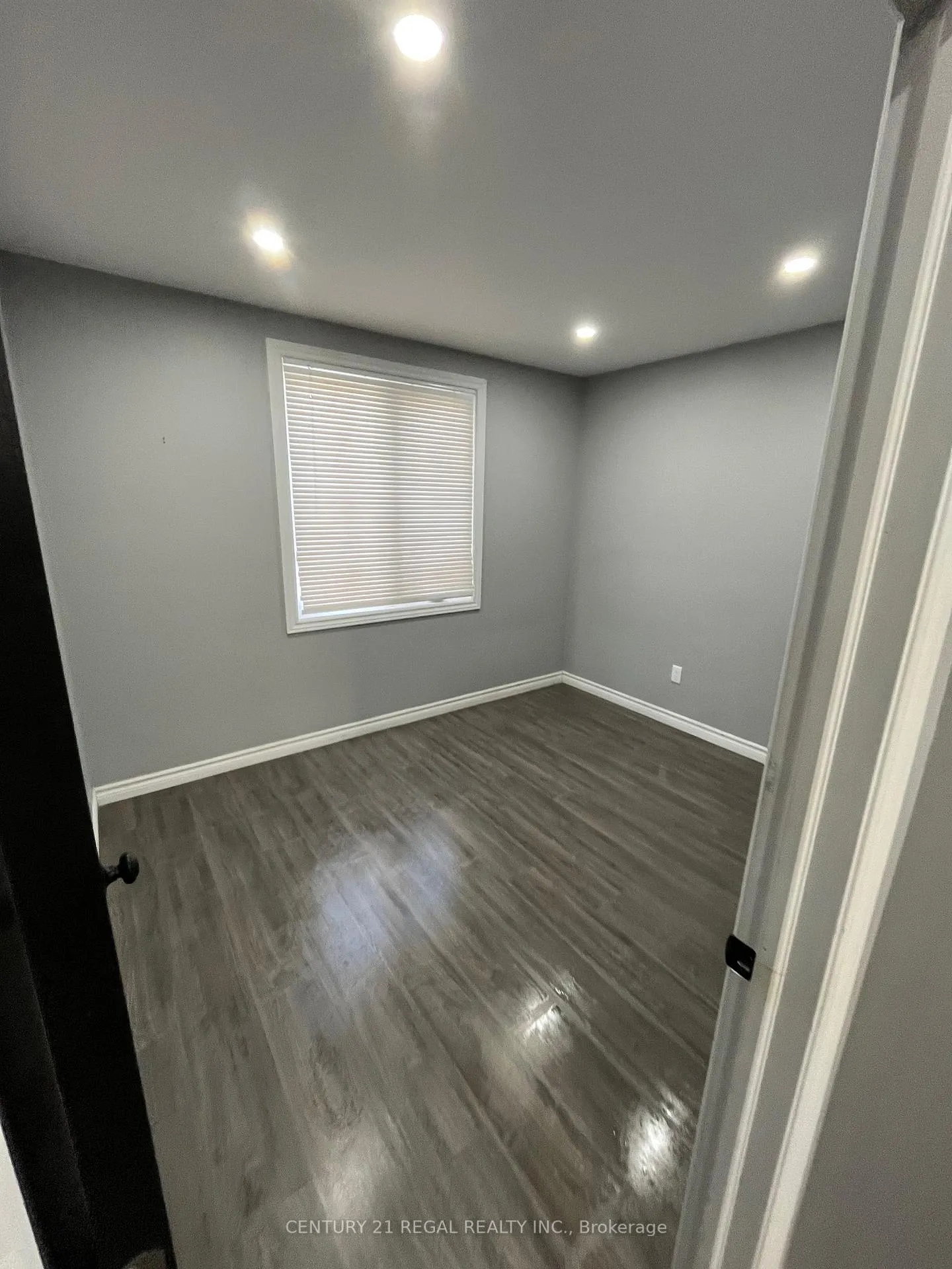 Photo 4 of 259 Tiffin Street, Barrie, 400 North — HOMEH