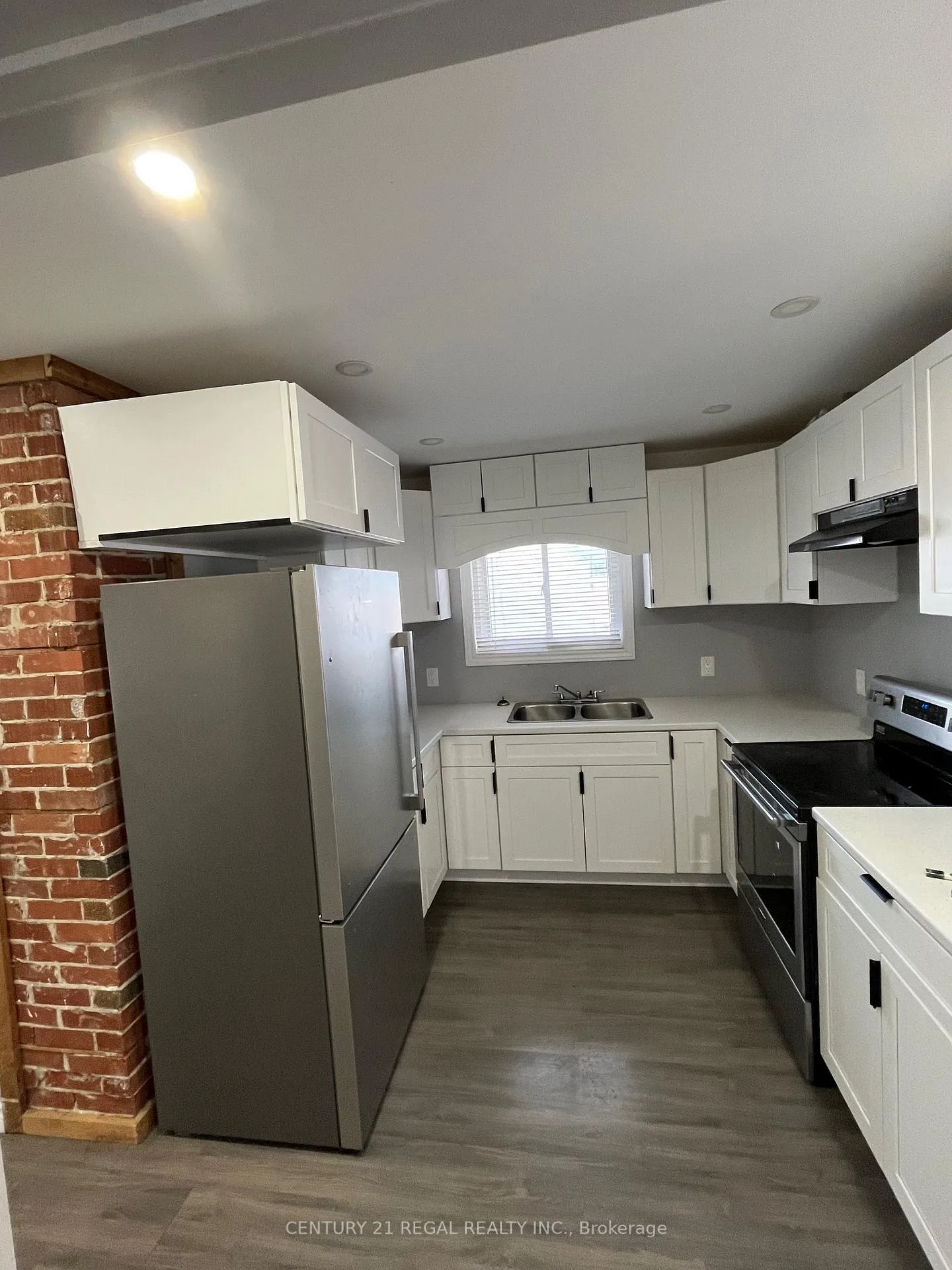 Photo 11 of 259 Tiffin Street, Barrie, 400 North — HOMEH
