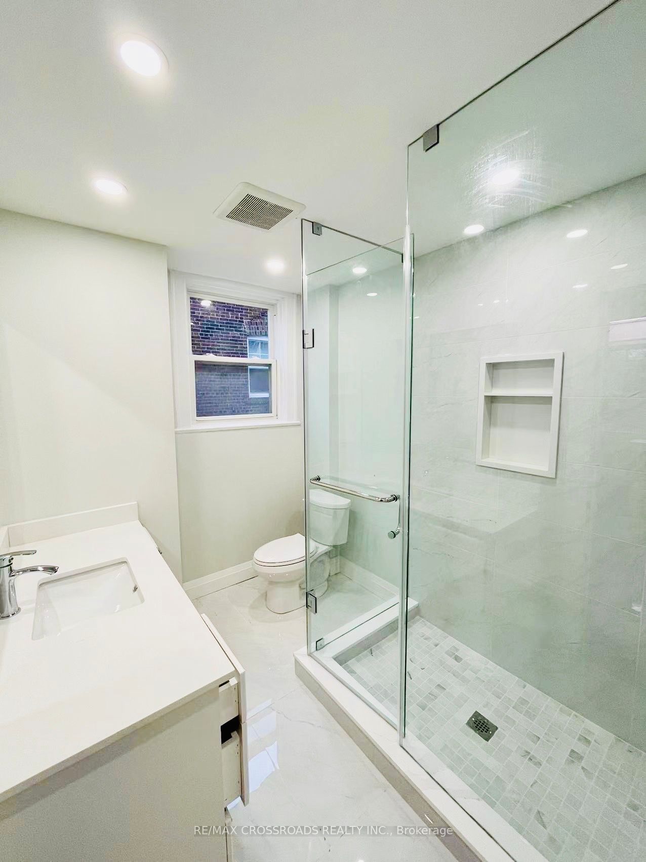 Photo 34 of Unit Main, 65 Lawrence Avenue E, Toronto, Lawrence Park South — HOMEH