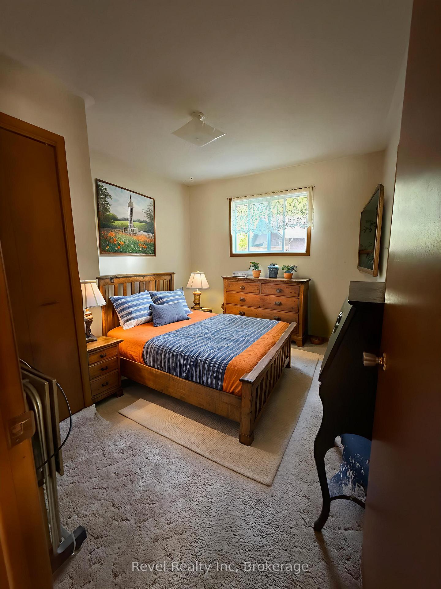 Photo 6 of 9 Islandview Crescent, Wasaga Beach — HOMEH