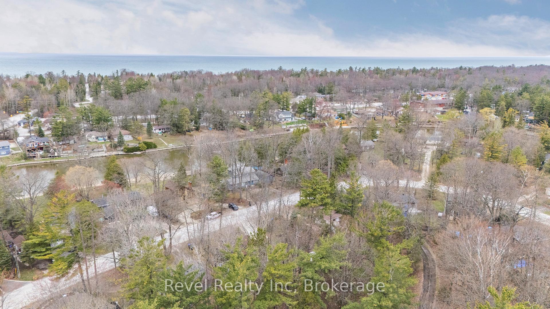Photo 12 of 9 Islandview Crescent, Wasaga Beach — HOMEH