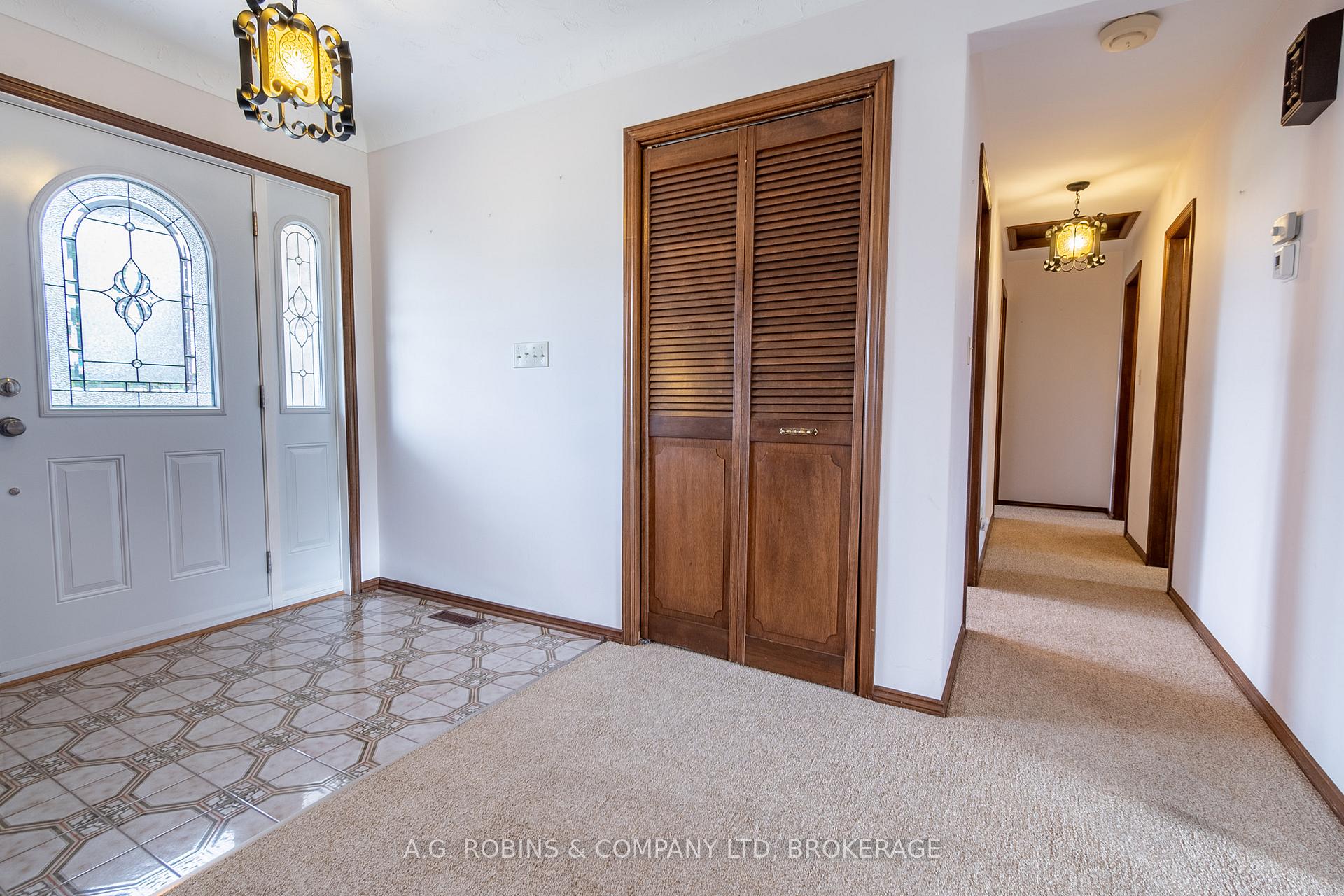 Photo 3 of 152 Doan's Ridge Road, Welland, Cooks Mills — HOMEH