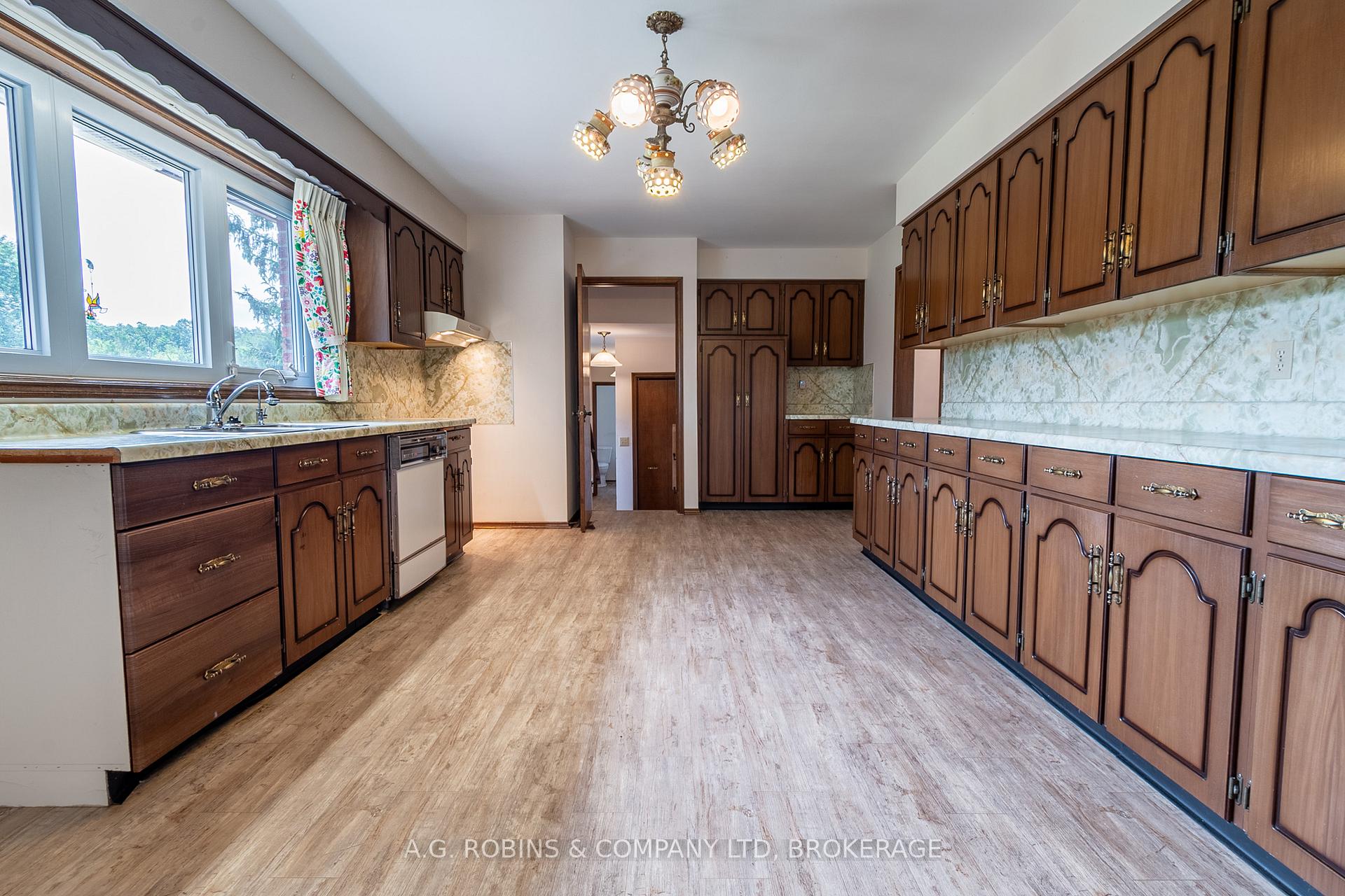 Photo 14 of 152 Doan's Ridge Road, Welland, Cooks Mills — HOMEH