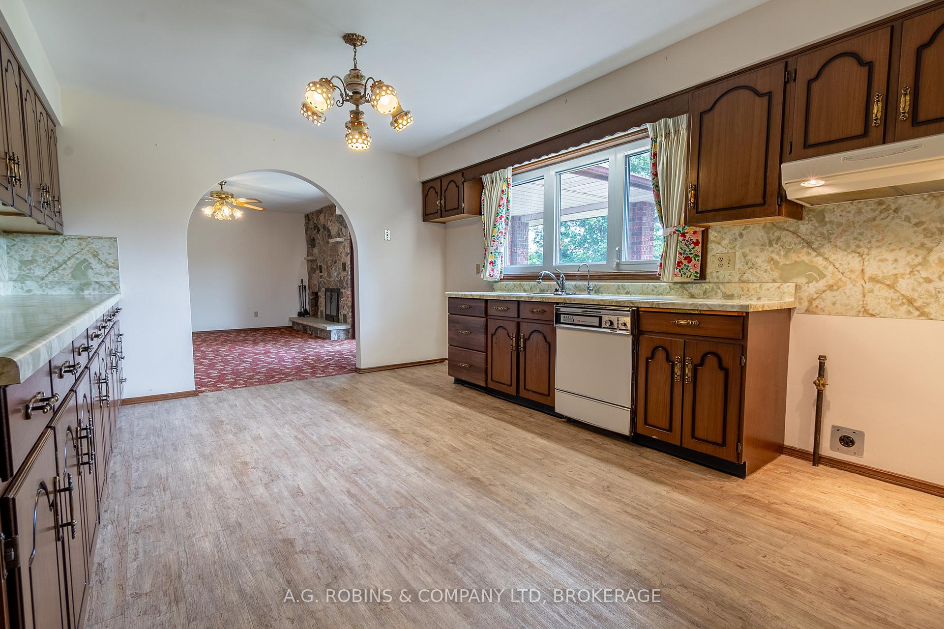 Photo 15 of 152 Doan's Ridge Road, Welland, Cooks Mills — HOMEH